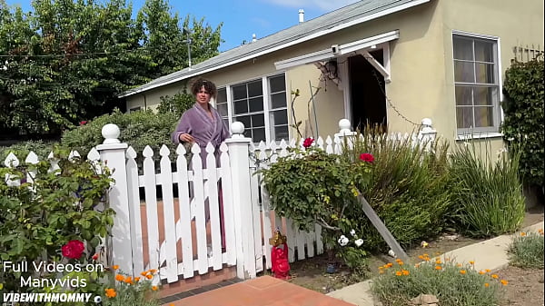 Stepmom Fakes MTV Cribs To Get Laid